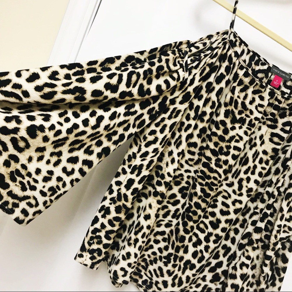 Vince Camuto womens cold shoulder animal print top